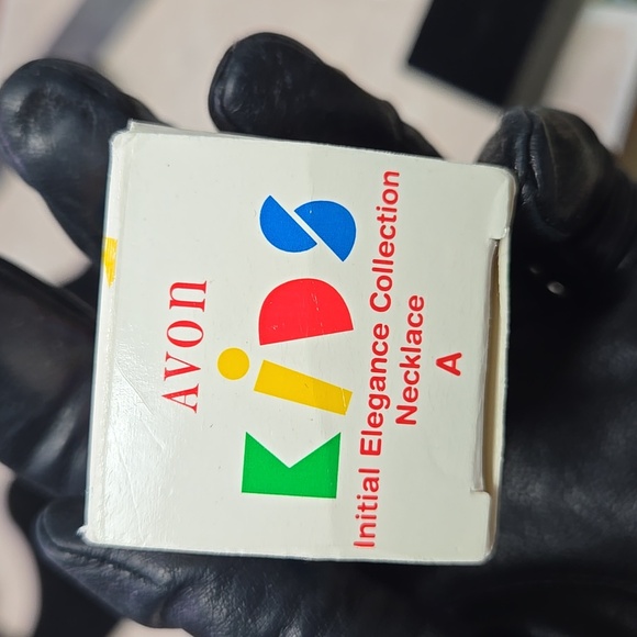 Avon Gold Tone  Kids Initial Elengance Collecting  Necklace A - Picture 9 of 15